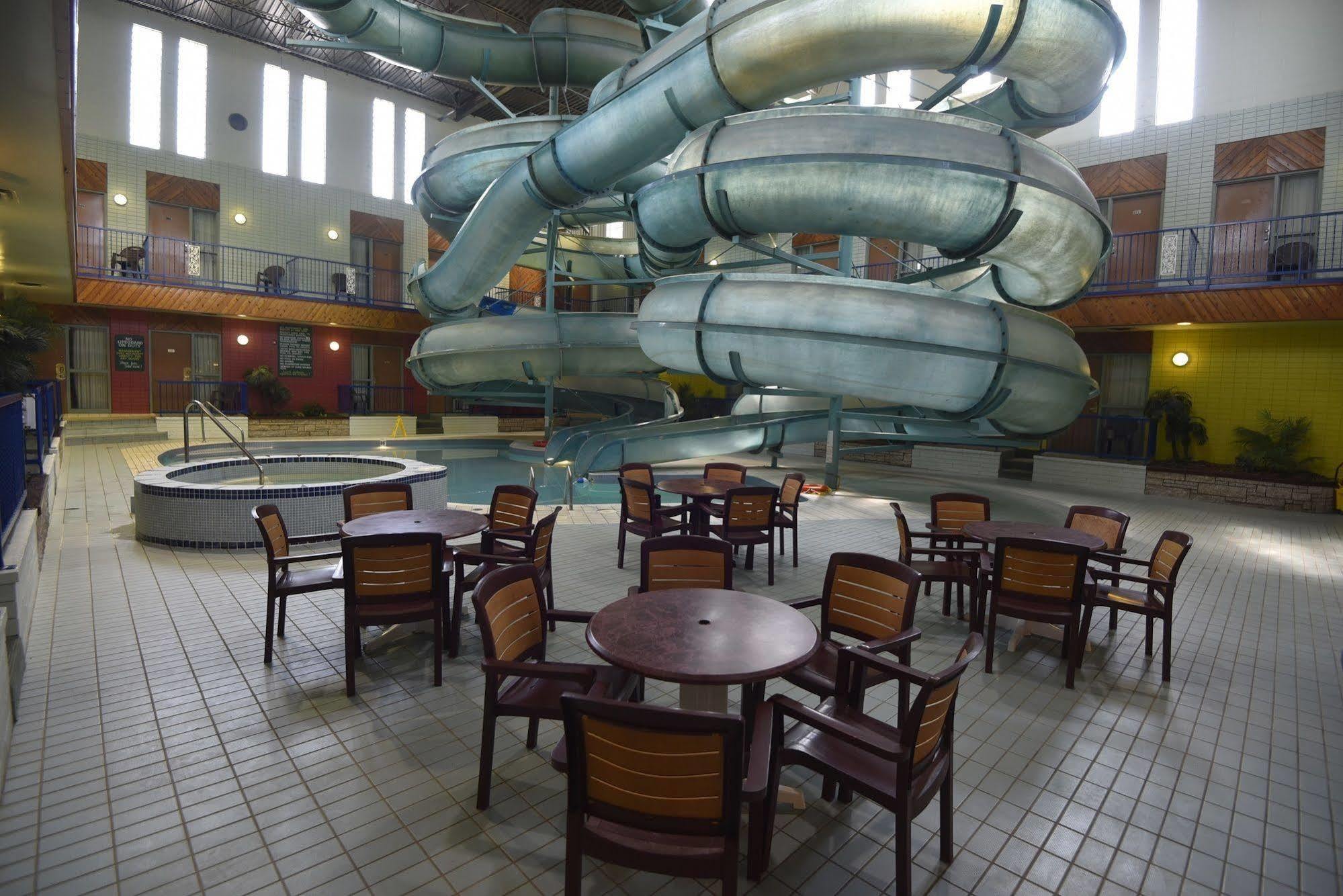 Tropical Inn - Север Батлфорд Экстерьер фото